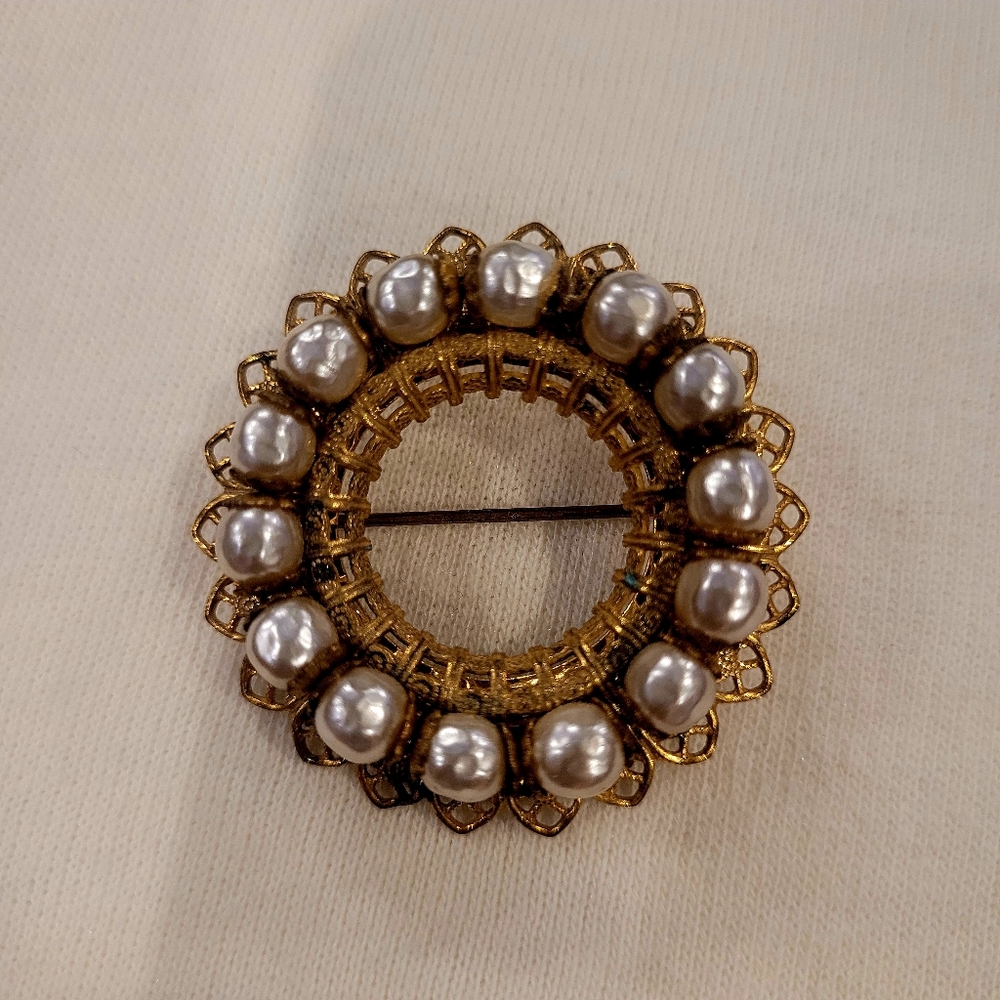 Vintage Miriam Haskell signed brooch rare design